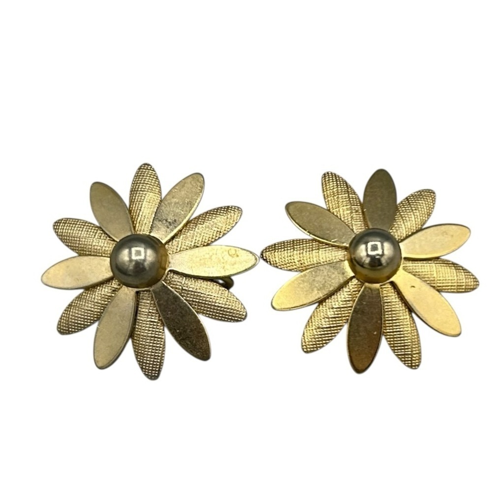 Sarah Coventry Gold Tone Floral Clip Earrings